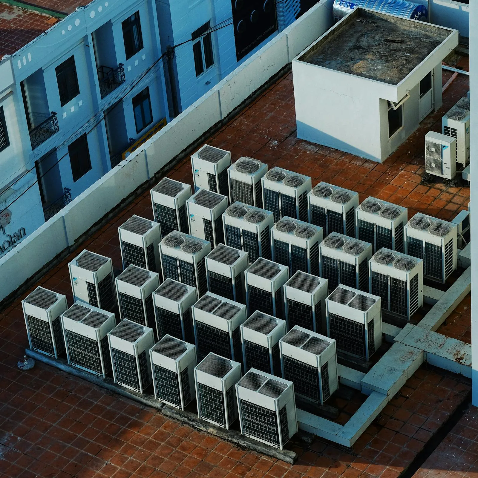 Commercial HVAC rooftop units on a government building
